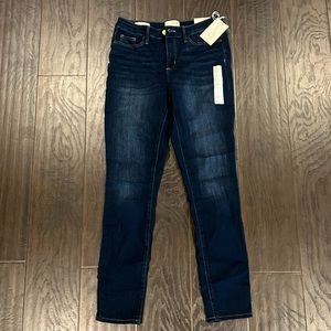 NWT Universal Thread Midrise Skinny Jeans